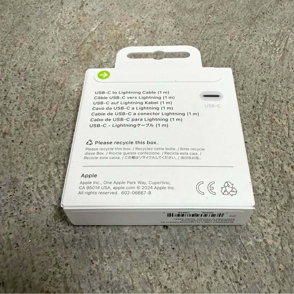 Apple iPad Mini 2 For Parts Cracked Screen No Display + New Cable